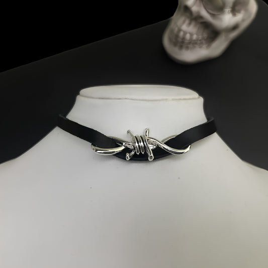Barbed Snare Collar Necklace